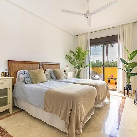 Apartment Tropical Sunset Paradise With Pool And Free Parking Sotogrande