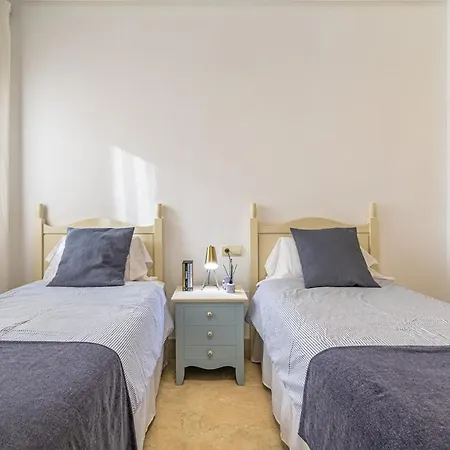 Apartment Tropical Sunset Paradise With Pool And Free Parking Sotogrande