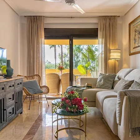 Tropical Sunset Paradise With Pool And Free Parking